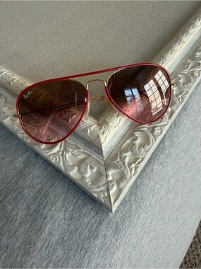 Ray-Ban Red Metal Aviator Sunglasses with Brown Gradient Lenses